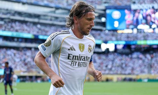 Luka Modric Minta Real Madrid Tidak Panik Kejar Barcelona